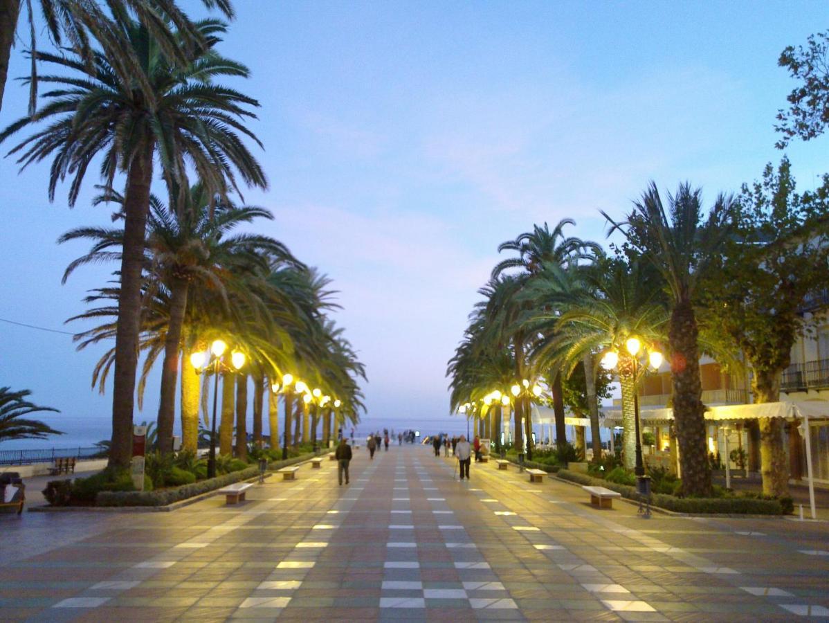 Stella Maris - Sleeps 4 Apartment Nerja Exterior photo